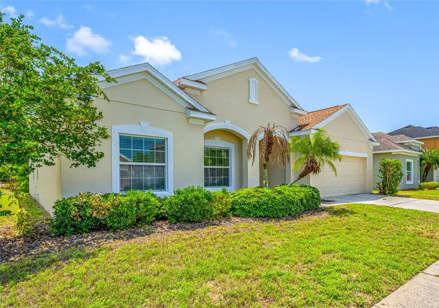 Photo 3 of Sale Pending at 1405 Parker Den Dr, Ruskin, FL 33570 | MLS# TB8527046 | Listing updated on 2026-09-28