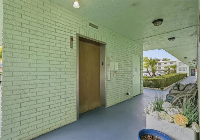 Listing Photo 3 - Condo for sale in building located at 5973Rd Ter Park Dr N, St. Petersburg, FL 33709 - Unit #109