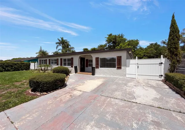 Photo 1 of Sale Pending at 1907 Sue Ann St, Orlando, FL 32817 | MLS# O6423396 | Listing updated on 2026-10-21