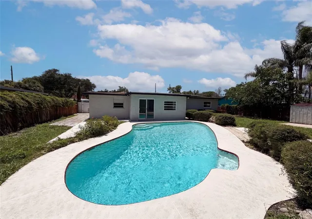 Photo 4 of Single Family Residence at 1907 Sue Ann St, Orlando, FL 32817 | MLS# O6423396 |  | Sold on 2026-10-30