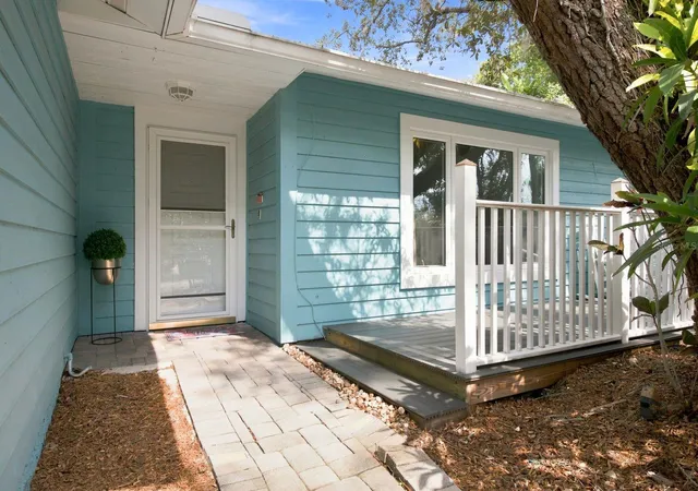 Photo 2 of Single family home for sale at 1111 Carlton Rd, Tarpon Springs, FL 34689 | MLS# TB8527323 | Listing updated on 2026-09-14