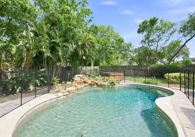 Photo 4 of Single family home for sale at 1111 Carlton Rd, Tarpon Springs, FL 34689 | MLS# TB8527323 | Listing updated on 2026-09-14