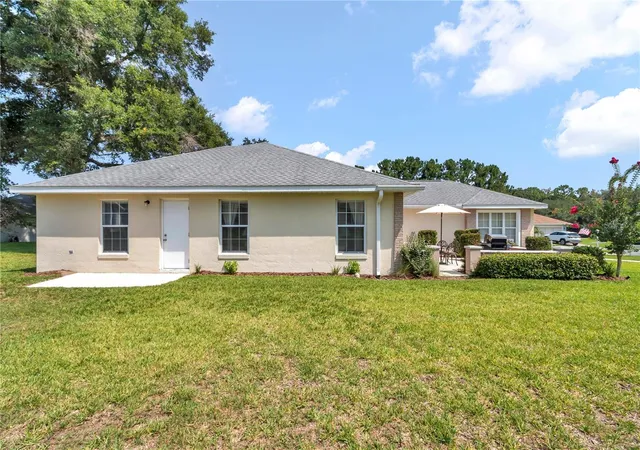 Photo 3 of Sale Pending at 7229 SW 115th Place, Ocala, FL 34476 | MLS# OM728149 | Listing updated on 2026-09-11