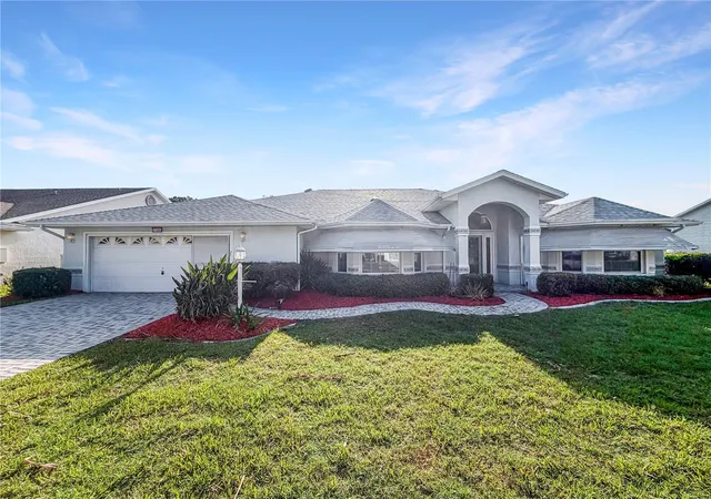 Photo 1 of Single family home for sale at 27305 Racquet Cir, Leesburg, FL 34748 | MLS# O6423691 | Listing updated on 2026-09-10