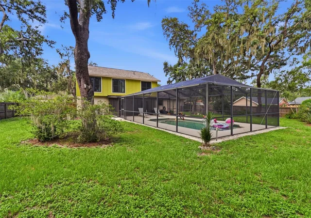 Photo 2 of Single family home for sale at 302 Bloomingfield Dr, Brandon, FL 33511 | MLS# TB8527541 | Listing updated on 2026-10-02