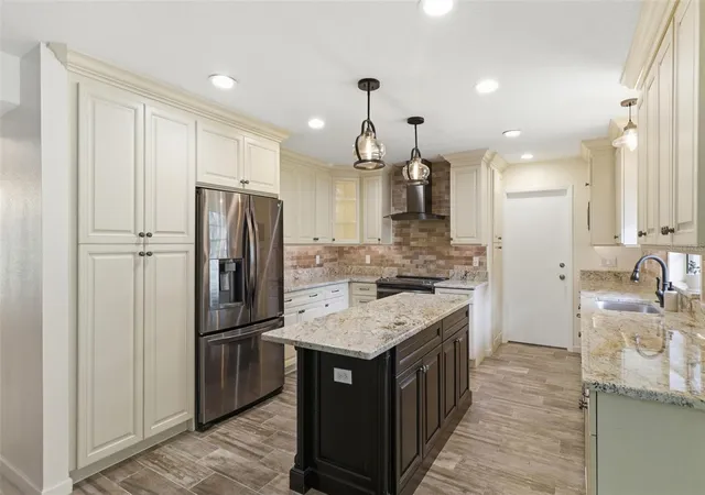 Photo 3 of Single family home for sale at 302 Bloomingfield Dr, Brandon, FL 33511 | MLS# TB8527541 | Listing updated on 2026-10-02