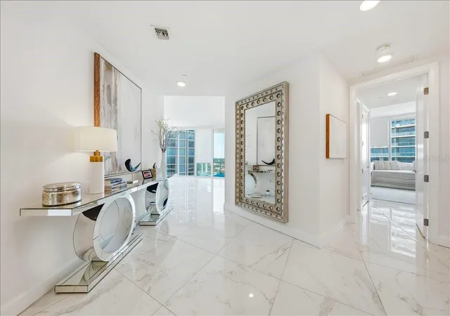 Photo 4 of Condo for sale at 2900 W Bay To Blvd #1401, Tampa, FL 33629 | MLS# TB8527620 | Listing updated on 2026-09-30