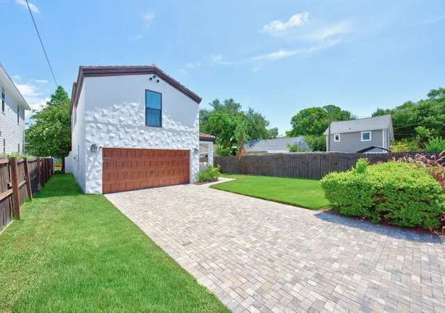 Photo 1 of Single family home for sale at 626 35th Avenue N, Saint Petersburg, FL 33704 | MLS# TB8527821 | Listing updated on 2026-09-13