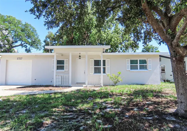 Photo 2 of Sale Pending at 1727 Thames St, Clearwater, FL 33755 | MLS# TB8527896 | Listing updated on 2026-09-18
