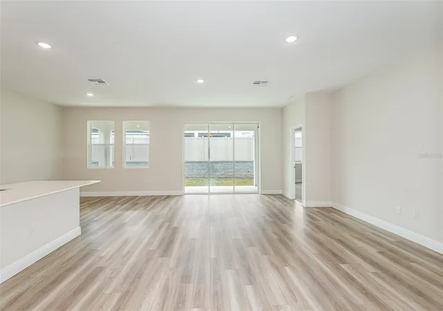 Photo 3 of Single family home for sale at 33437 Twilight Sea Pl, Dade City, FL 33525 | MLS# TB8527940 | Listing updated on 2026-10-06