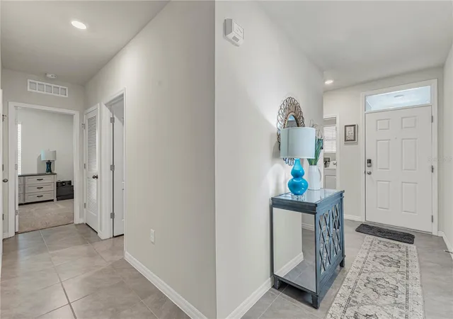 Photo 4 of Single family home for sale at 345 Pelham Park Dr, Deland, FL 32720 | MLS# R4911626 | Listing updated on 2026-09-27