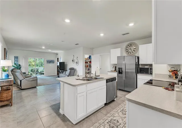 Photo 2 of Single family home for sale at 345 Pelham Park Dr, Deland, FL 32720 | MLS# R4911626 | Listing updated on 2026-09-27