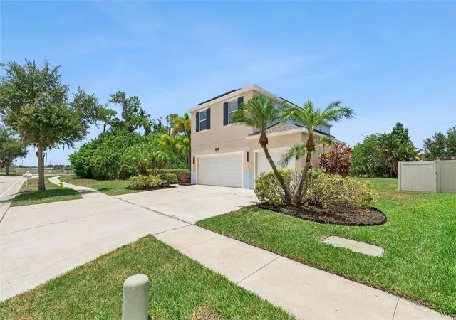 Photo 3 of Sale Pending at 112 Slipper Key Rd, Apollo Beach, FL 33572 | MLS# O6424251 | Listing updated on 2026-09-14