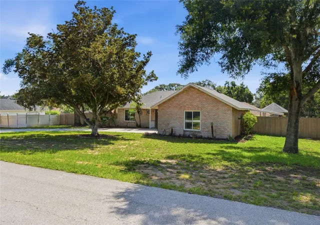 Photo 3 of Single family home for sale at 17522 Hillside Dr, Montverde, FL 34756 | MLS# G5114938 | Listing updated on 2026-10-01