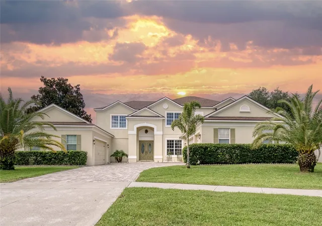 Photo 1 of Sale Pending at 2924 Majestic Isle Dr, Clermont, FL 34711 | MLS# O6424354 | Listing updated on 2026-09-13