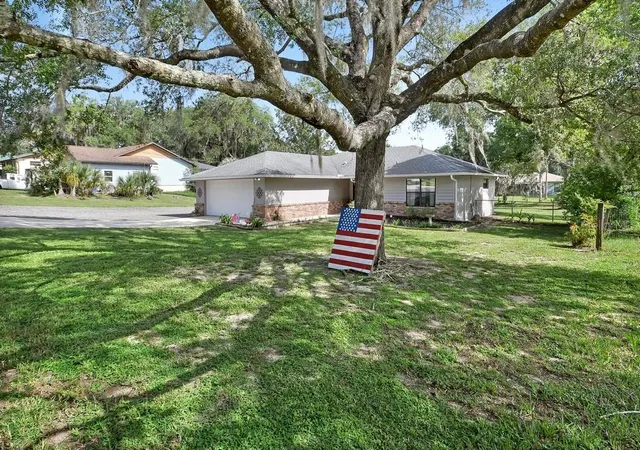 Photo 3 of Single family home for sale at 235 W Retta St, De Leon Springs, FL 32130 | MLS# V4950167 | Listing updated on 2026-09-22