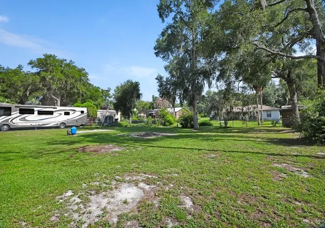 Photo 4 of Single family home for sale at 235 W Retta St, De Leon Springs, FL 32130 | MLS# V4950167 | Listing updated on 2026-10-08