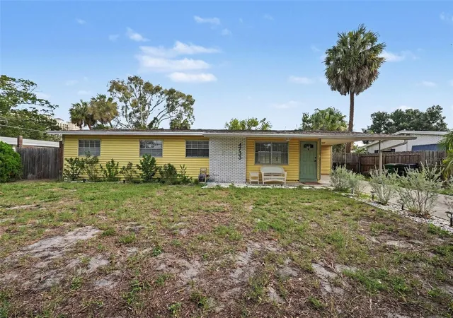 Photo 4 of Single family home for sale at 4733 W Wisconsin Ave, Tampa, FL 33616 | MLS# O6424467 | Listing updated on 2026-10-07