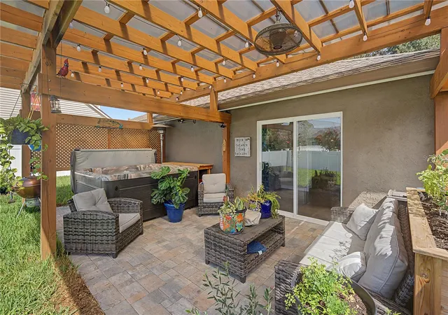 Photo 4 of Single family home for sale at 24328 Mistwood Ct, Lutz, FL 33559 | MLS# TB8528543 | Listing updated on 2026-10-17