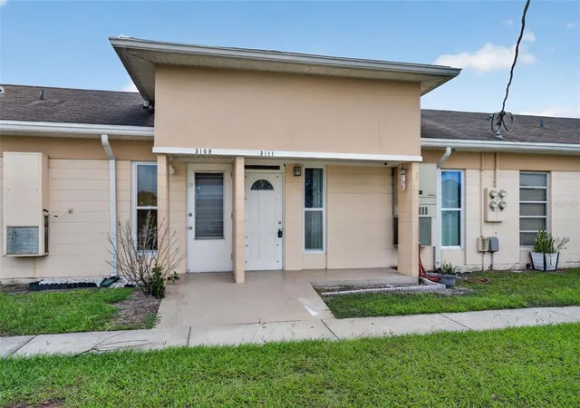 Photo 2 of Single family home for sale at 3111 Club Cir, Lakeshore, FL 33854 | MLS# O6424529 | Listing updated on 2026-10-06
