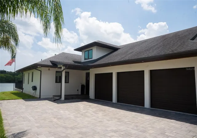Photo 3 of Single family home for sale at 995 Stacy Ln, New Smyrna Beach, FL 32168 | MLS# O6424542 | Listing updated on 2026-10-10