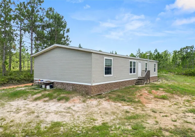 Photo 4 of Manufactured home for sale at 3450 Salyers Rd, Clermont, FL 34714 | MLS# L4963472 | Listing updated on 2026-10-15