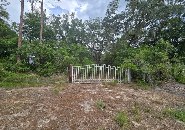 Photo 3 of Sale Pending at 18545 Se 115th Street, Ocklawaha, FL 32179 | MLS# OM728366 | Listing updated on 2026-09-14