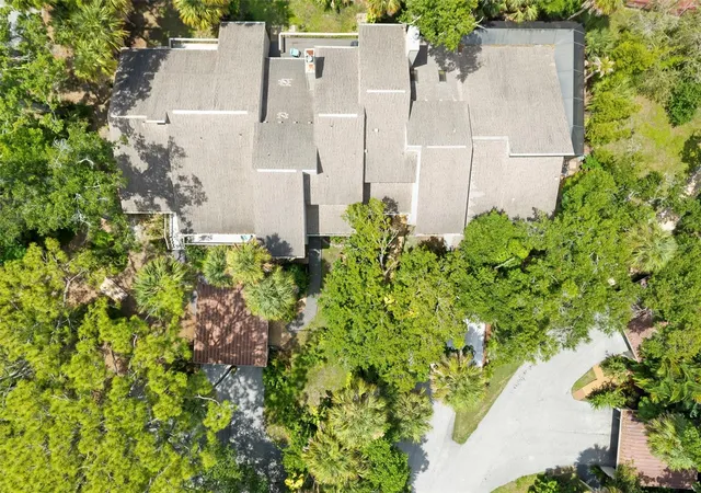 Photo 3 of Townhouse for sale at 5182 Lancewood Dr #14, Sarasota, FL 34232 | MLS# A4699852 | Listing updated on 2026-09-28