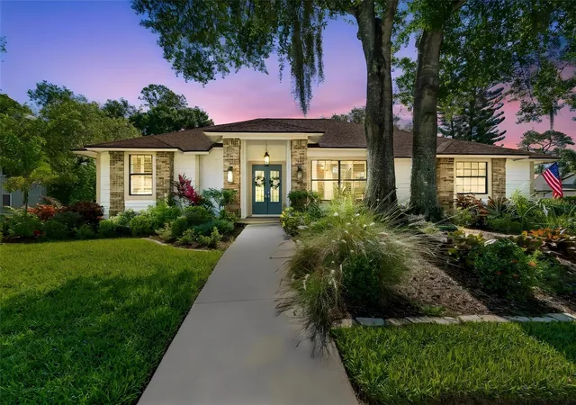 Photo 2 of Single family home for sale at 4627 Trails Dr, Sarasota, FL 34232 | MLS# A4699854 | Listing updated on 2026-10-07