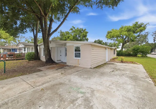 Photo 4 of Single family home for sale at 4222 N 14th Street, Tampa, FL 33603 | MLS# O6425010 | Listing updated on 2026-10-29