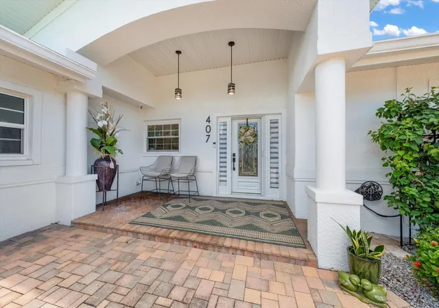 Photo 3 of Single family home for sale at 407 Harbor View Ln, Largo, FL 33770 | MLS# TB8529216 | Listing updated on 2026-10-02