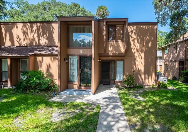 Photo 1 of Sale Pending at 7 Mid Pines Cir, Palm Coast, FL 32137 | MLS# FC319969 | Listing updated on 2026-09-24