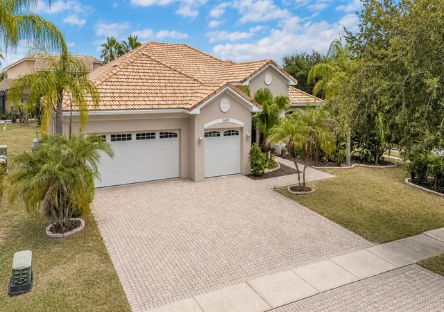 Photo 1 of Single family home for sale at 3609 Valleyview Dr, Kissimmee, FL 34746 | MLS# S5153762 | Listing updated on 2026-09-12