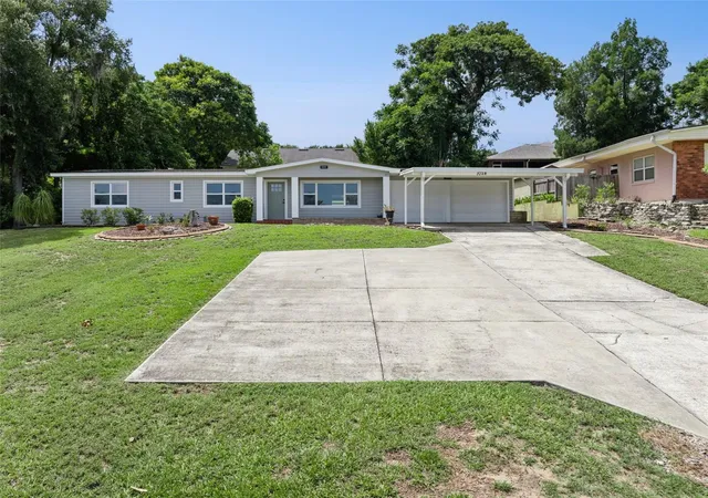 Photo 1 of Single family home for sale at 1024 Sunset Dr, Lake Wales, FL 33853 | MLS# P4939322 | Listing updated on 2026-09-11
