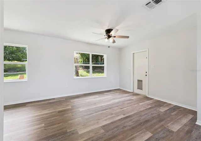 Photo 4 of Single family home for sale at 1024 Sunset Dr, Lake Wales, FL 33853 | MLS# P4939322 | Listing updated on 2026-09-11
