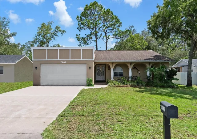 Photo 1 of Single family home for sale at 7466 Apache Trl, Spring Hill, FL 34606 | MLS# W7887671 | Listing updated on 2026-10-12