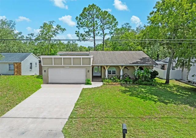 Photo 2 of Single family home for sale at 7466 Apache Trl, Spring Hill, FL 34606 | MLS# W7887671 | Listing updated on 2026-10-12