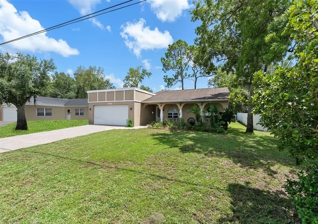Photo 3 of Single family home for sale at 7466 Apache Trl, Spring Hill, FL 34606 | MLS# W7887671 | Listing updated on 2026-10-12
