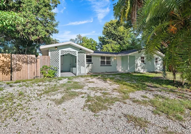 Photo 1 of Single family home for sale at 403 Pinewood Ave, Nokomis, FL 34275 | MLS# A4700154 | Listing updated on 2026-09-17