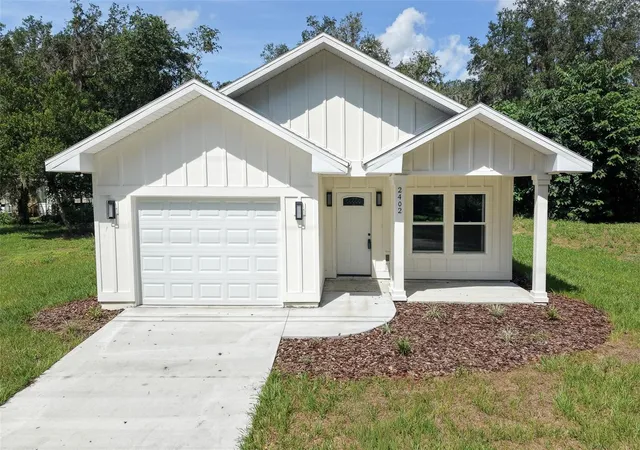 Single family home for sale at 2402 NE 70th Street, GAINESVILLE, FL 32609 | MLS# GC542005