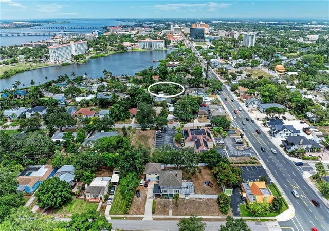 Photo 3 of Single family home for sale at 405 20th Street W, Bradenton, FL 34205 | MLS# A4700174 | Listing updated on 2026-10-06