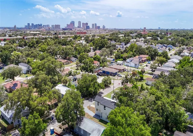 Photo 2 of Single family home for sale at 2410 E 20th Avenue, Tampa, FL 33605 | MLS# TB8529743 | Listing updated on 2026-09-11