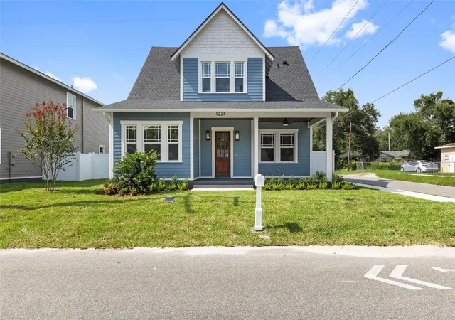 Photo 2 of Single family home for sale at 1224 E Chelsea St, Tampa, FL 33603 | MLS# TB8529855 | Listing updated on 2026-09-13