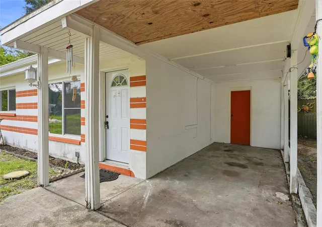 Photo 2 of Single family home for sale at 427 1st Avenue Ne, Largo, FL 33770 | MLS# TB8529865 | Listing updated on 2026-09-14