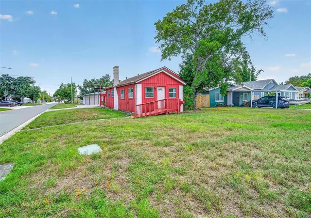 Photo 3 of Single family home for sale at 2600 25th Avenue N, Saint Petersburg, FL 33713 | MLS# TB8529906 | Listing updated on 2026-09-28