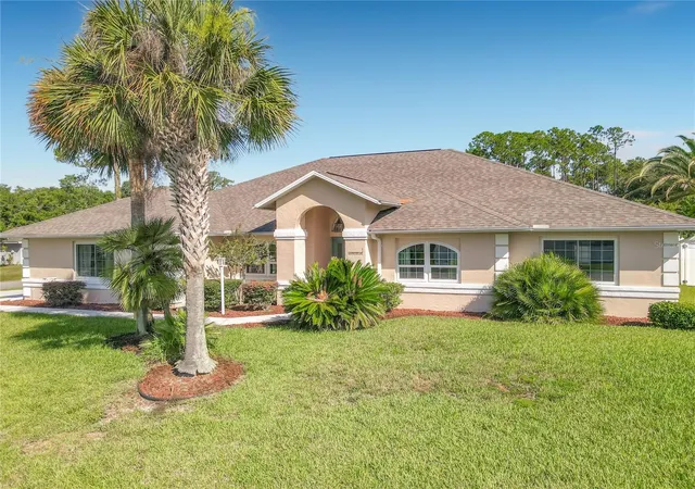 Photo 2 of Single family home for sale at 1 Eastmoor Ln, Palm Coast, FL 32164 | MLS# O6425852 | Listing updated on 2026-10-08