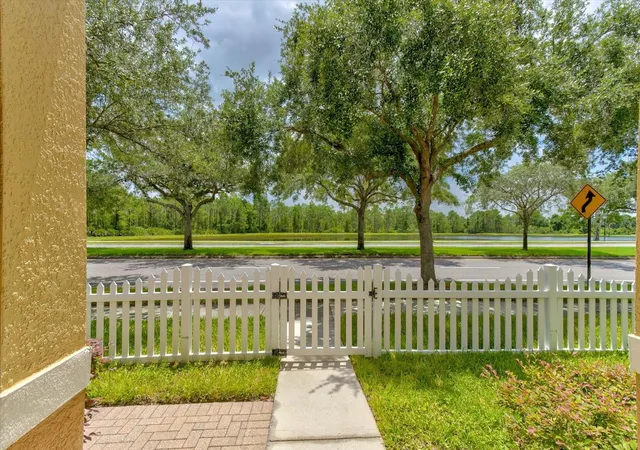 Photo 3 of Single family home for sale at 2463 Lacerta Dr, Orlando, FL 32828 | MLS# O6425991 | Listing updated on 2026-09-12