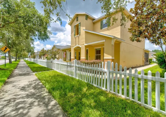Photo 4 of Single family home for sale at 2463 Lacerta Dr, Orlando, FL 32828 | MLS# O6425991 | Listing updated on 2026-09-12