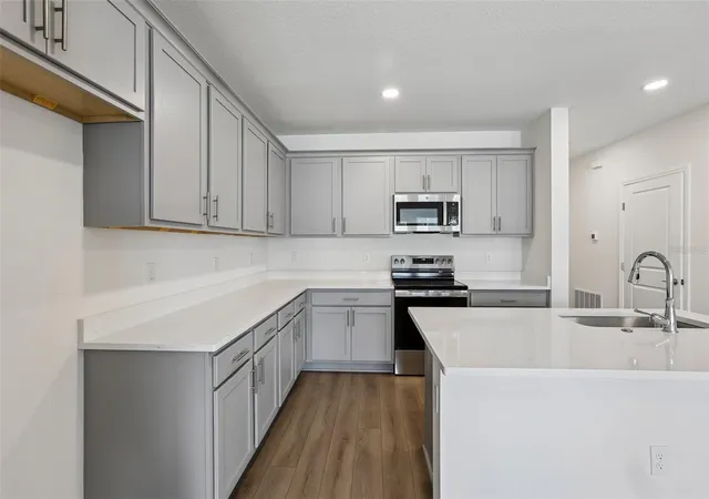 Photo 4 of Townhouse for sale at 34563 Turpins Ave, Zephyrhills, FL 33541 | MLS# TB8530201 | Listing updated on 2026-10-08