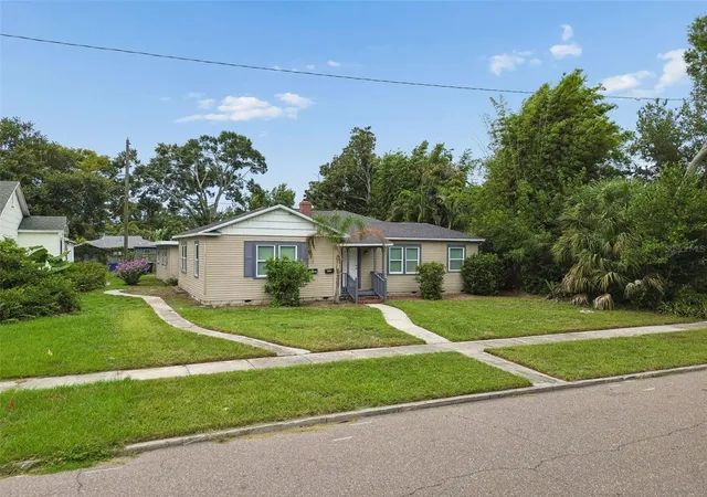 Photo 3 of Single family home for sale at 3601 6th Avenue N, Saint Petersburg, FL 33713 | MLS# W7887748 | Listing updated on 2026-10-26